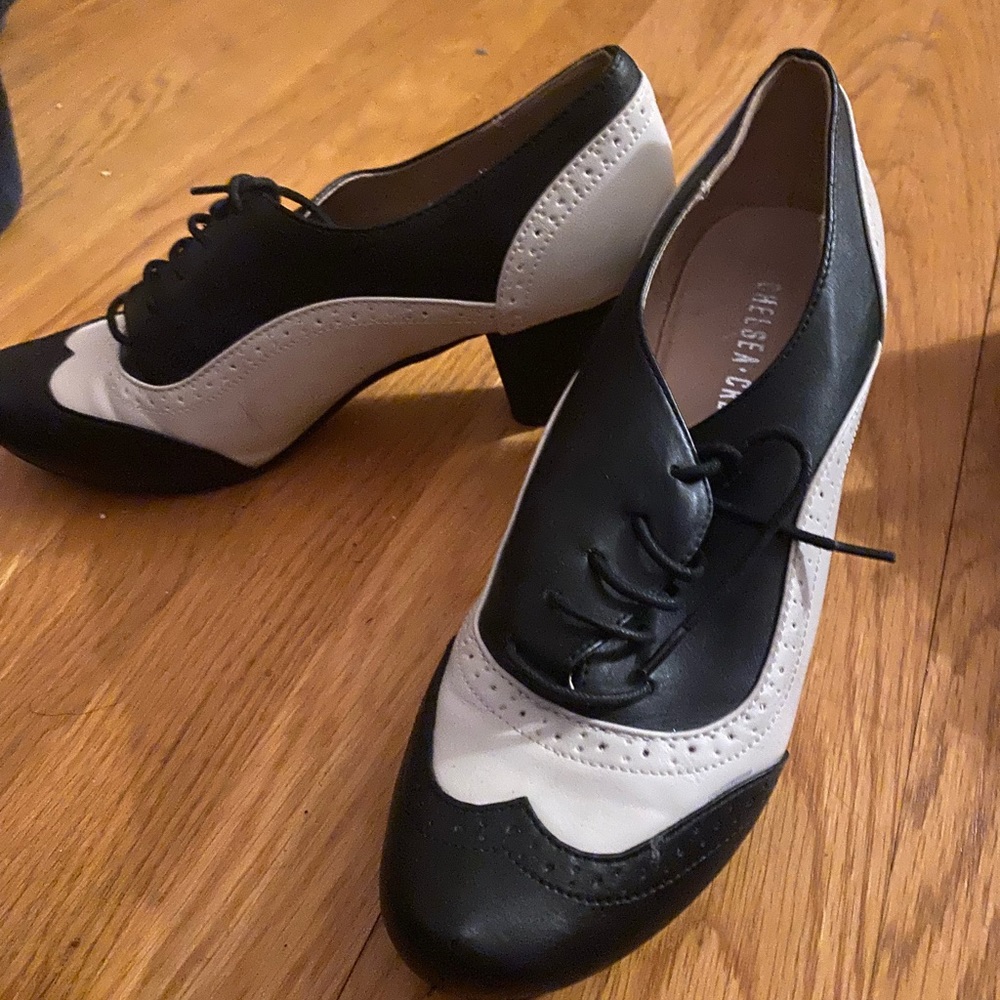 Chelsea crew black and white Oxford heels